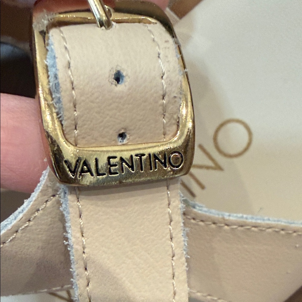Valentino Cream Sandals with Gold Accent - Picture 5 of 10